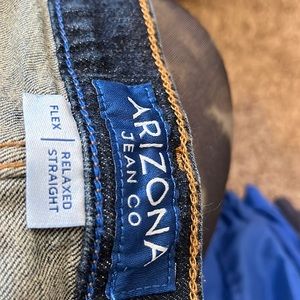 Brand new jeans - Men 32x30 - never worn. Arizona Jean Co.